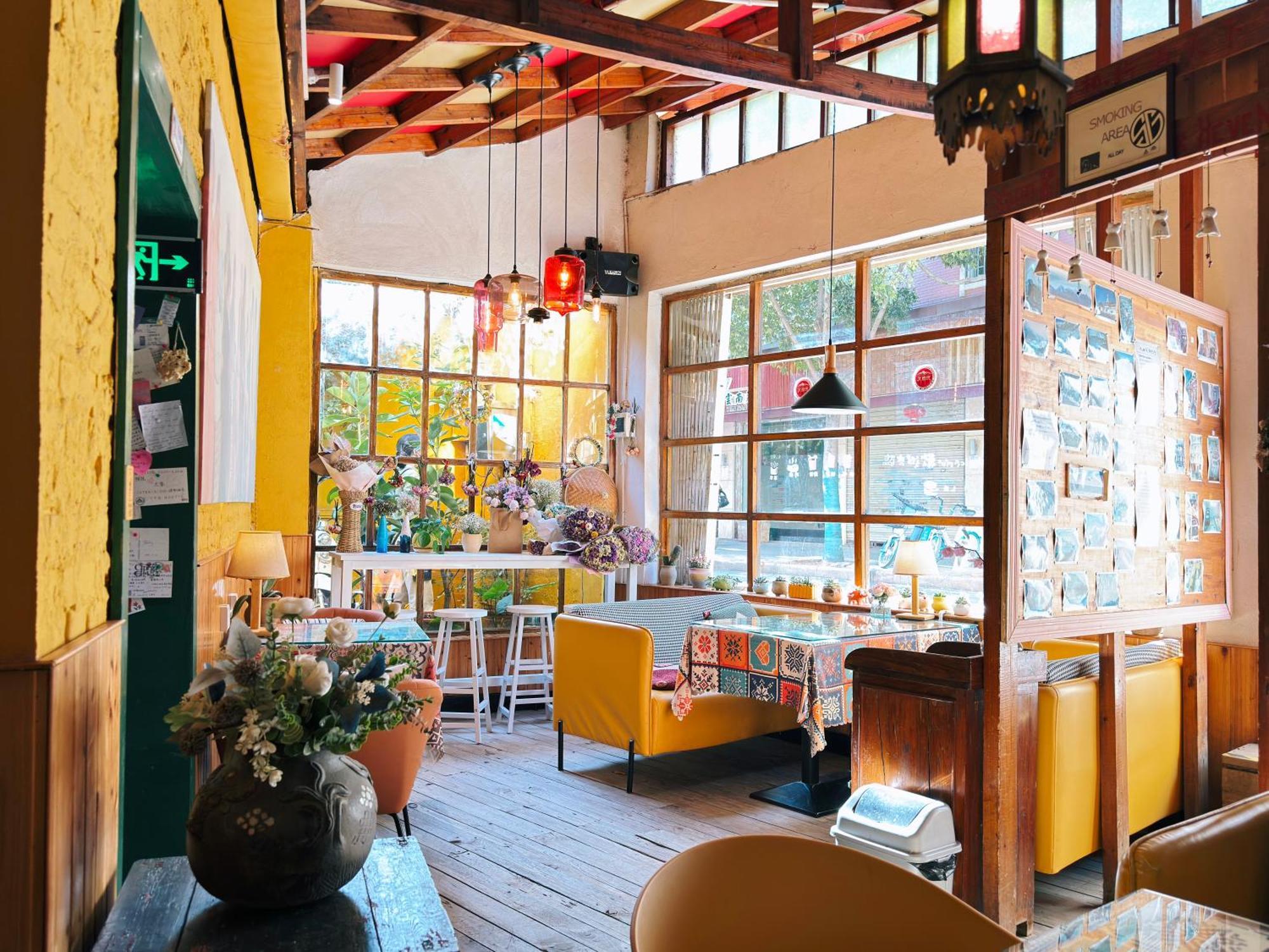 קונמינג The Cloudland International Youth Hostel Close To The City Center,10 Min Walks To The Subway, Close To The Night Market, Old Street, Green Lake, English-Speaking Service, Free Activity Convenient Payment And Visa Cards Are Accepted מראה חיצוני תמונה