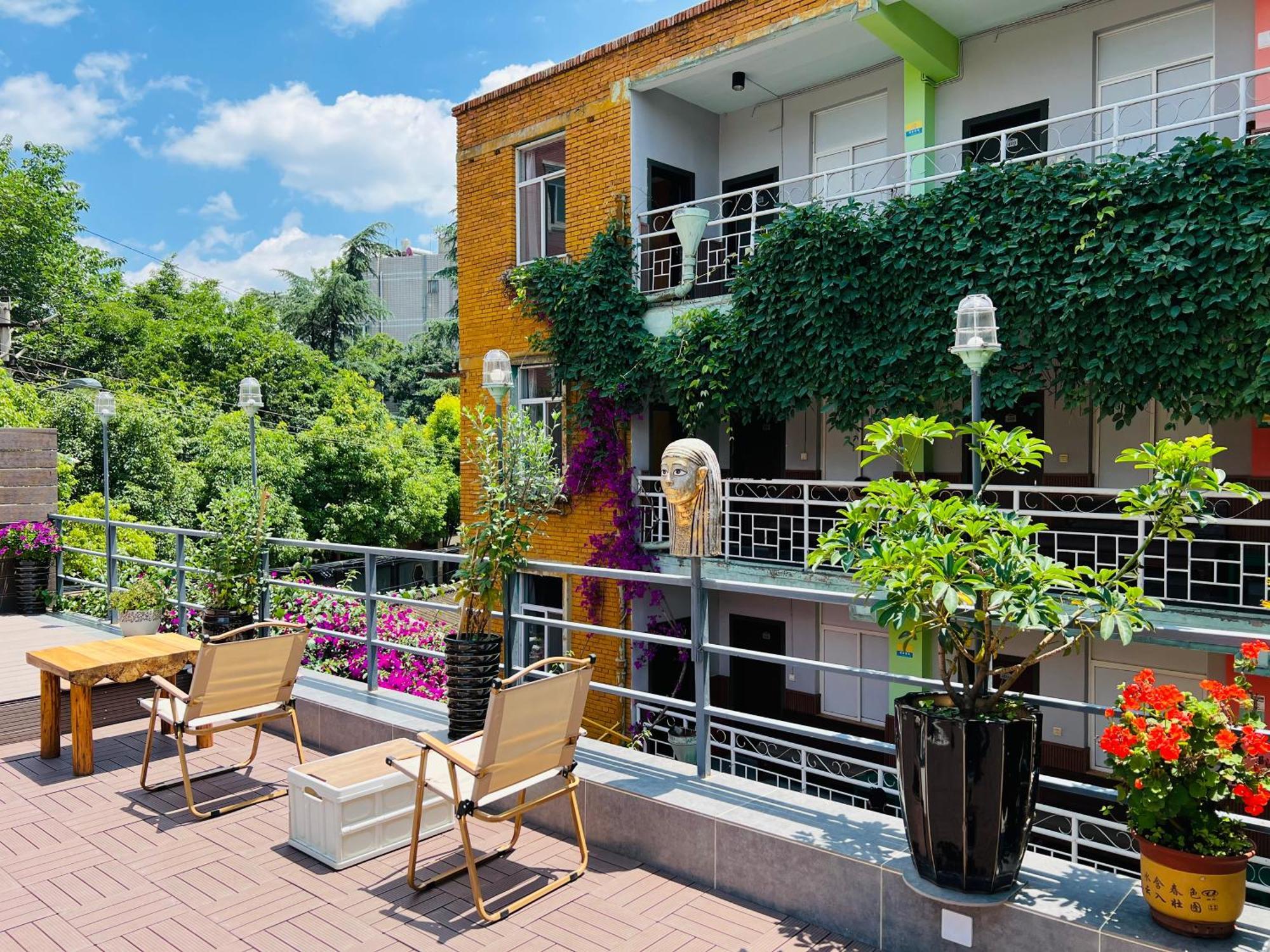 קונמינג The Cloudland International Youth Hostel Close To The City Center,10 Min Walks To The Subway, Close To The Night Market, Old Street, Green Lake, English-Speaking Service, Free Activity Convenient Payment And Visa Cards Are Accepted מראה חיצוני תמונה