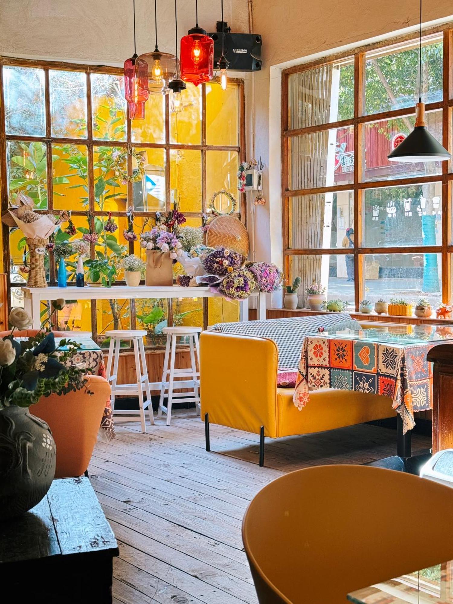 קונמינג The Cloudland International Youth Hostel Close To The City Center,10 Min Walks To The Subway, Close To The Night Market, Old Street, Green Lake, English-Speaking Service, Free Activity Convenient Payment And Visa Cards Are Accepted מראה חיצוני תמונה